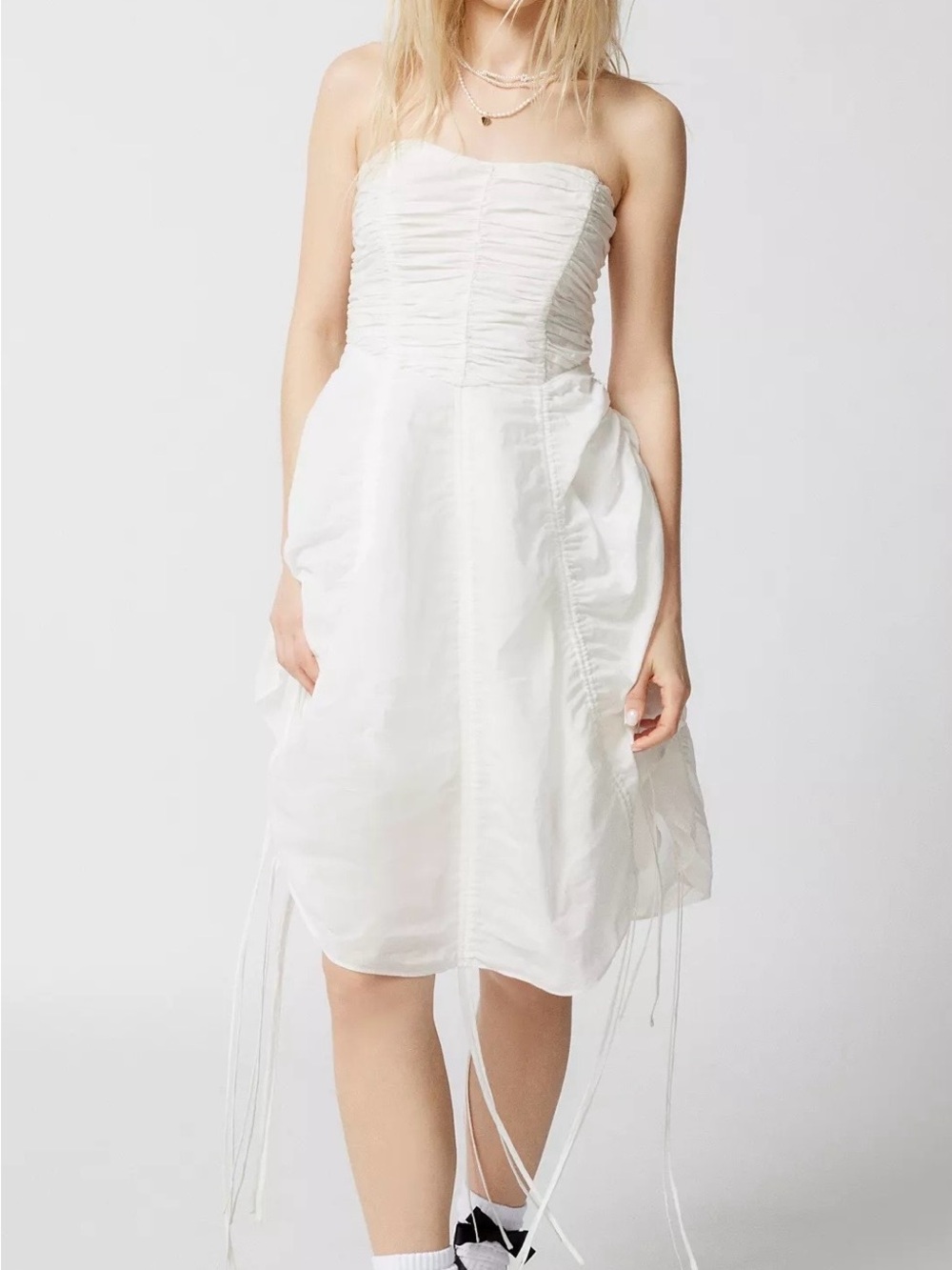 ⚡️NWT Urban Outfitters Kimchi Blue Belladonna Strapless Mini Dress in Mint Green - Picture 5 of 6